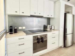 Apartment with car park & sundeck walk to Kings Park - 7