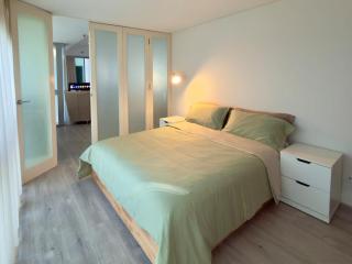 Apartment with car park & sundeck walk to Kings Park - 2