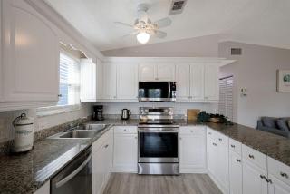 Delighting Beach House with Swimming Pool in Anna name, Florida - 8
