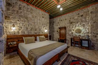 Latona Stone Palace - 5