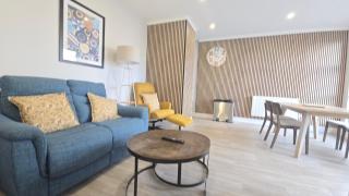 Elegant City Stay, 2BR, Walk Everywhere - 8