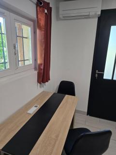 Studio indépendant avec accès piscine et extérieur - 4