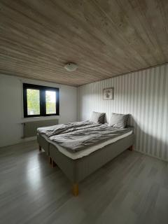 Spacious villa with garden, hot tub & patio, near the sea - 2