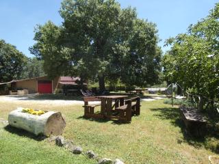 SCAPPO IN UMBRIA, casale al lago - 1