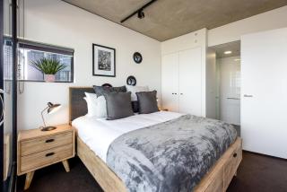 Stylish 2-Bed Apt in Southbank with Parking - Melbourne - 1