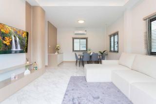 Stylish 3BR minimal pool villa, Chiang Mai - 5