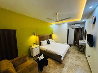 Seaview Lodge Guest House - 4
