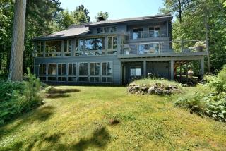 Amazing Wooden Villa with Barbecue and Fireplace in Cable, Wisconsin - 9