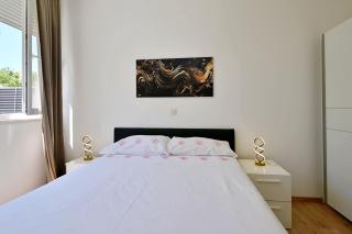 Emily Garden city apartment with Private parking - 3