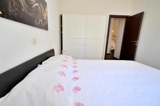 Emily Garden city apartment with Private parking - 6