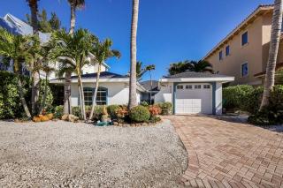 Wonderful Oceanfront Beach House with Swimming Pool in Anna name, Florida - 4
