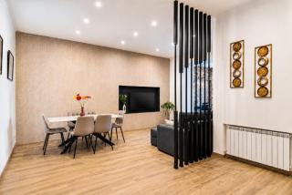 Republic Square 3-Bedroom, 2 Terraces and Bathrooms - 7
