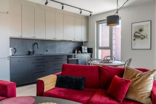Solidarity Suites - 6