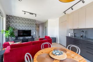 Solidarity Suites - 8