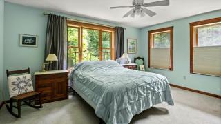 Beautiful Secluded Cottage with Fireplace and Amazing Views in Charlotte, Vermont - 7