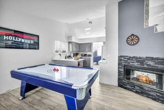 Family Fun Oasis With Hot Tub Pool Game Room - 5
