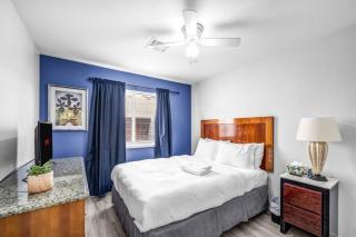 Family Fun Oasis With Hot Tub Pool Game Room - 4