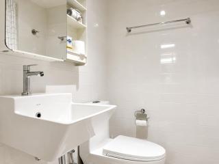Central 1BR 50sqm Walk to BTS City Center - 1