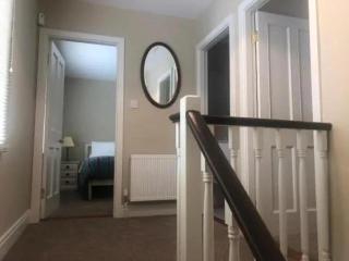 House Sleeps 6 with Garden and Parking - 6