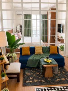 Vibrant 1BHK, Golf Course Rd - Balcony, 24x7 Power - 1
