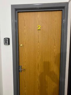 1 Bed Flat Close to Shops & City Centre - 2