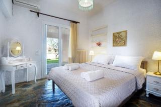Fully equiped with AC in every bedroom - 4