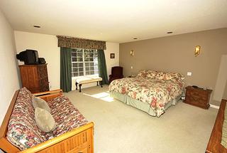 Family-Friendly Cottage with Mountain Views near Heavenly Ski Resort in South Lake Tahoe, California - 7