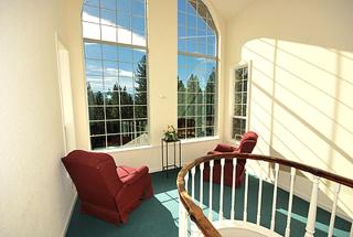 Family-Friendly Cottage with Mountain Views near Heavenly Ski Resort in South Lake Tahoe, California - 2