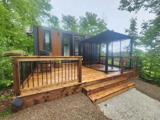 Luxury Tiny Home with Spa Access - 9