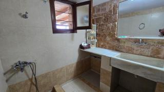 Lekania House - 1