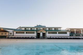 Chico Hot Springs Resort - 3