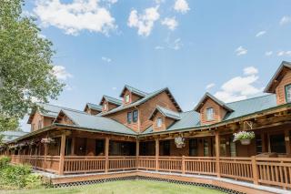 Chico Hot Springs Resort - 5