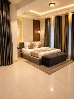 NO 5 Hotel - 9