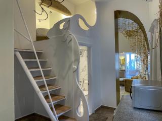 AB N301 Chic Duplex Studio Steps from City Center - 0