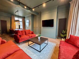 Spacious Stylish Cardiff House Near City Centre - 1