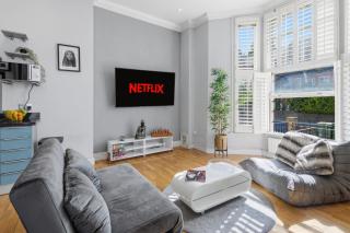 Clapham North Retreat 1BR with Private Garden - 0