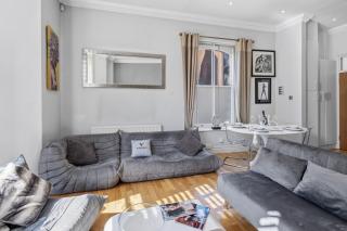 Clapham North Retreat 1BR with Private Garden - 1