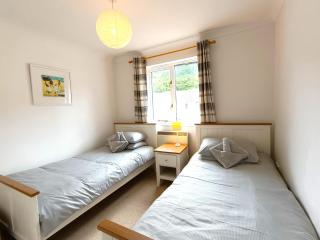 Relaxing Retreat Close to Falmouth Town, Coast & Nature - 2