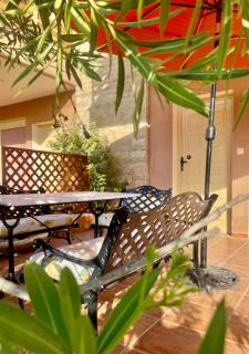 Takakis House - 9