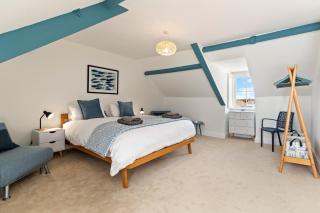 8 Paragon Court - Penthouse Sea Views Parking - 6