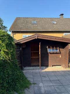 Ganzes Haus I 4 Schlafzimmer für bis zu 12 Gäste I Sauna & Garten I Nähe Messe Hannover - 5