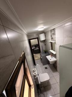Luxury 6th Floor Apt Free Parking - 4