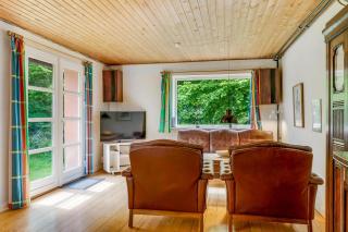 Spacious Holiday Home With Terrace, Wood-Burning Stove And Large Plot - 5
