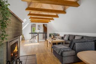 Lovely 16-Person Pool House With Spa, Sauna And Large Terrace - 8