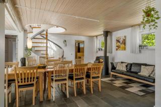 Lovely 16-Person Pool House With Spa, Sauna And Large Terrace - 3