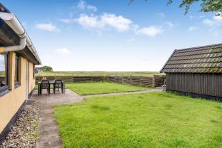 Lovely Cottage With Wood-Burning Stove And Water View - 9