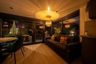 Houseboat Marina Mookerplas met Duo Hottub I 4 - 6 personen - 2
