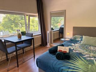City Center Rooms with Shared Facilities by UMCG - 8