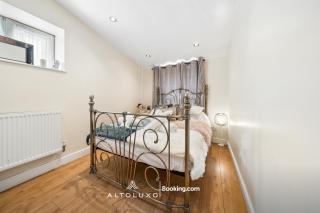 Comfy Bishopsworth Apartment for Work & Long Stays with Shared Garden by AltoLuxo - 2