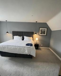 Your Versatile Luxury - Space for All- Sleeps 10 - 9